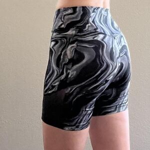 NWT VS PInk Ultimate Bike Short Small